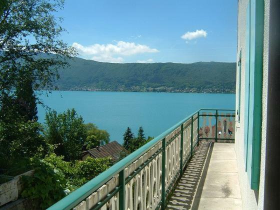 Villa Le Lac Cottage Au Bord Du Lac D'Annecy - Chambre Chez L'Habitant - Les Terrasses Du Lac Veyrier-du-Lac Εξωτερικό φωτογραφία